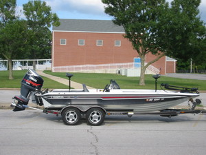 2004 Champion 196 Elite - 19' Boat for Sale in Springfield, Missouri